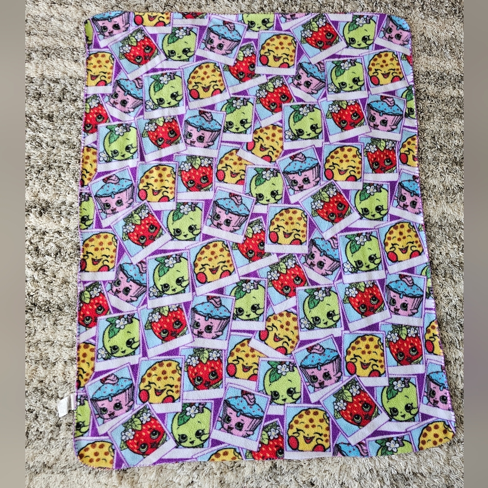 Shopkins Light Fleece Throw Plush Blanket Strawberry Green Apple 38" X 48" 2013